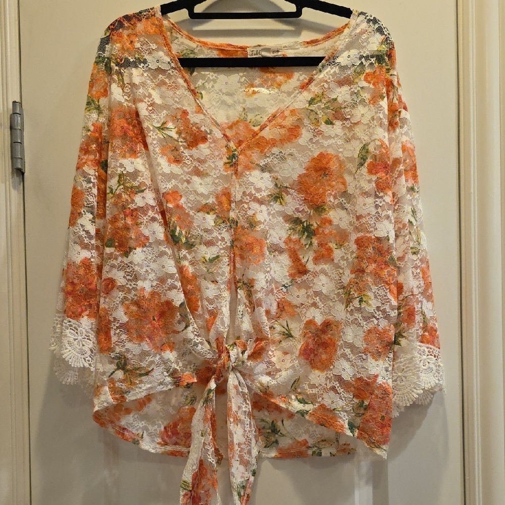 NWOT Full Circle Trends Large Lace Floral Tie-Front Top